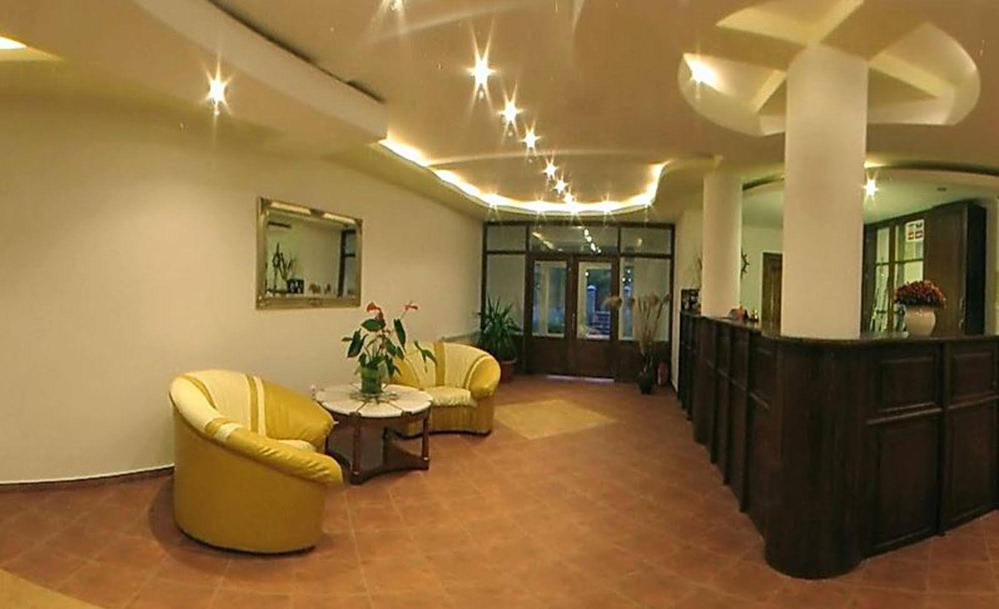 Hotel Wels Băltenii de Sus Buitenkant foto
