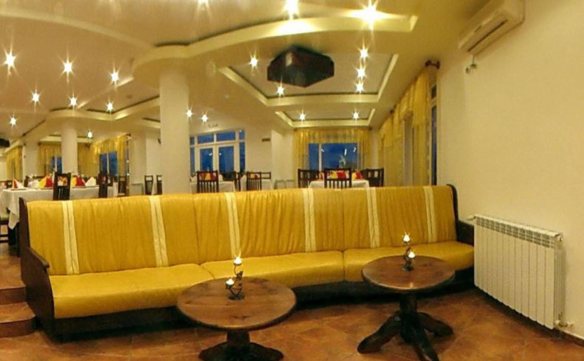 Hotel Wels Băltenii de Sus Buitenkant foto