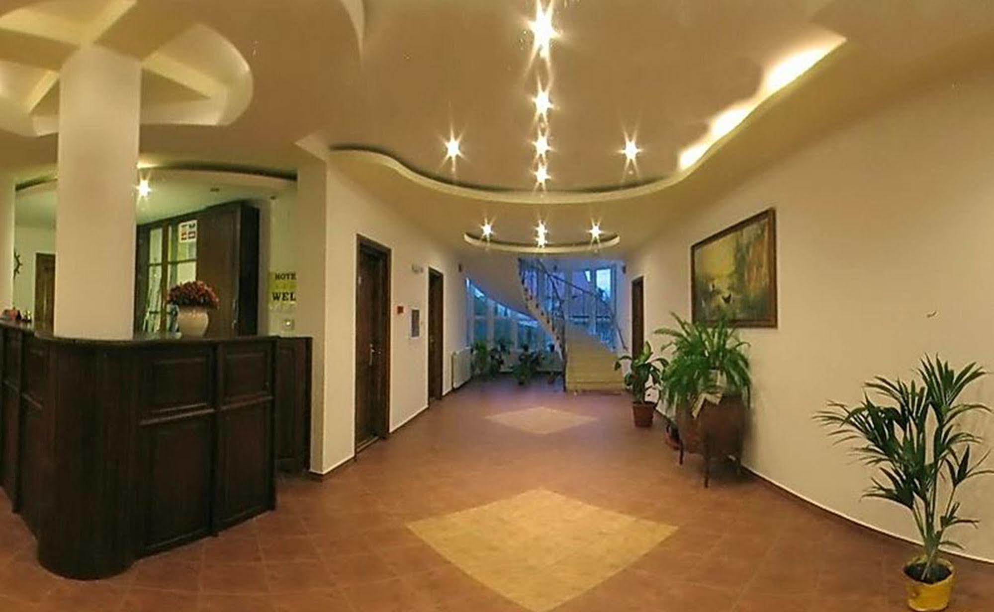 Hotel Wels Băltenii de Sus Buitenkant foto